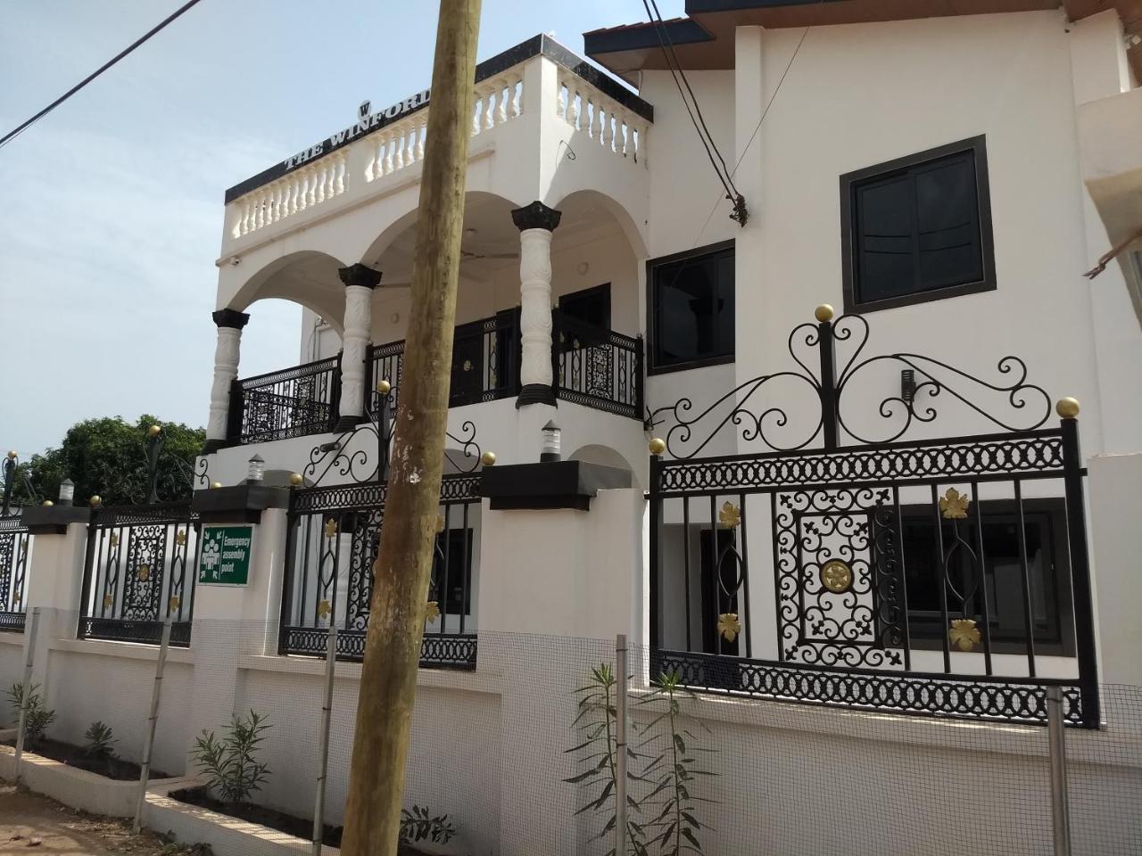 The Winford Boutique Hotel Achimota Taifa エクステリア 写真