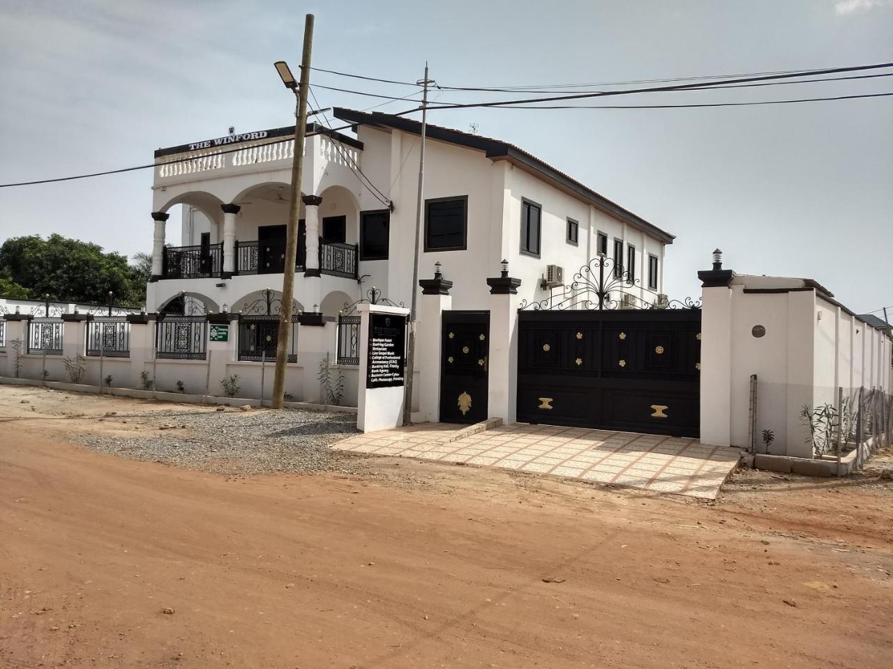 The Winford Boutique Hotel Achimota Taifa エクステリア 写真